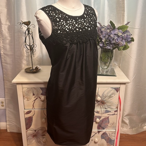 Karen Kane Silk Dress with Crochet Bodice - Picture 4 of 8